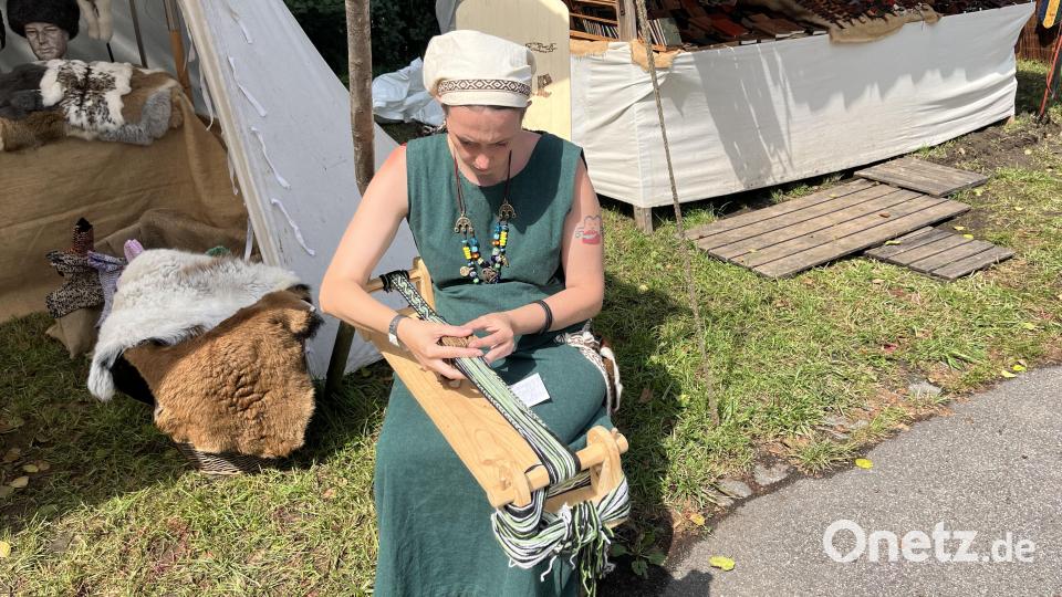 Stick- und Weberkunst vor Ort Bild: sns