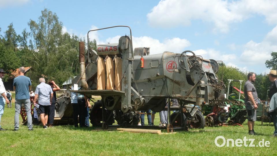 Der Mähdrescher „Claas Huckepack“ aus dem Jahr 1956 gehört zu den Raritäten im Museumsdepot. Bild: Hirsch