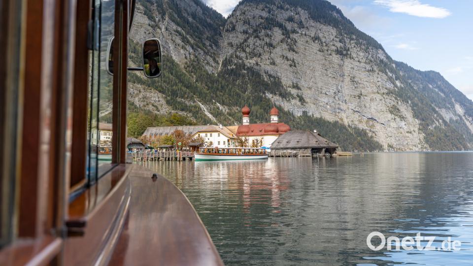 Der Königssee gehört mit bis zu einer Million Touristen im Jahr zu den beliebtesten Urlaubszielen in Bayern. Die Flotte aus elektrisch angetriebenen Booten bringt die Besucher nach St. Bartholomä und zum Obersee. Bild: Dr. Carmen Lööck