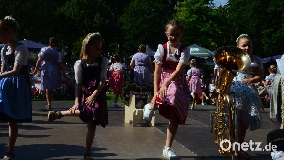 Die Kindergruppe vom Kirwaverein Weiherhammer. Bild: Kunz