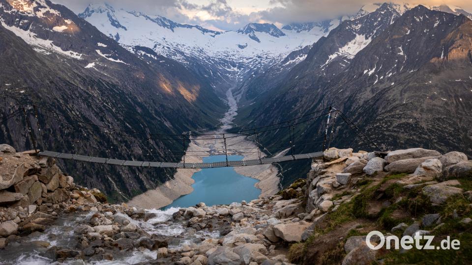 Eigentlich ist der Weg zu diesem Instagram-Hotspot nur 3 Kilometer lang. Allerdings müssen dabei auch 600 Höhenmeter über hohe Felsstufen und kaum befestigte Wege überwunden werden. Viele Tagesbesucher gehen vollkommen unvorbereitet und schlecht ausgerüstet auf diese Gebirgswanderung. Bild: Peter Müller