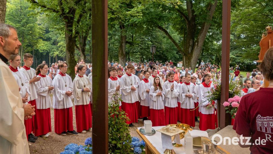 So viele Ministrantinnen und Ministranten gab es auf dem Annaberg wohl schon lange nicht. Bild: wbe
