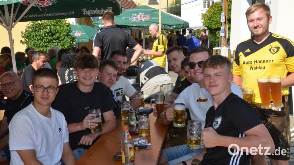 Natürlich kommen beim SV-Dorffest viele jungen Leute vorbei. Bild: dob