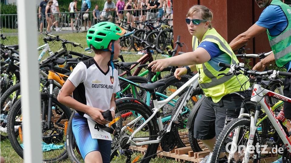 Halt! Helm ab vor der Laufstrecke. Bild: ref