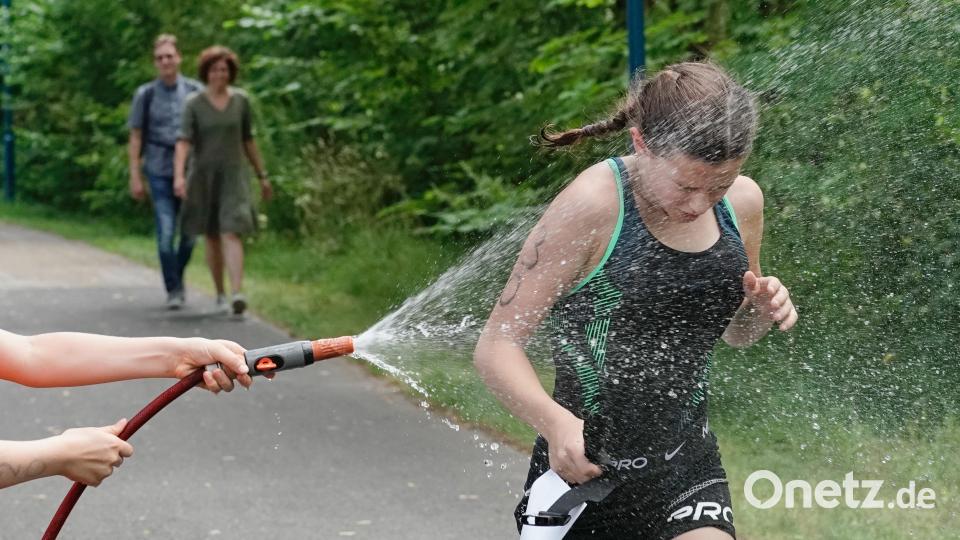 Kleine Abkühlung gefällig auf der Laufstrecke kurz vor dem ZIel. Bild: ref