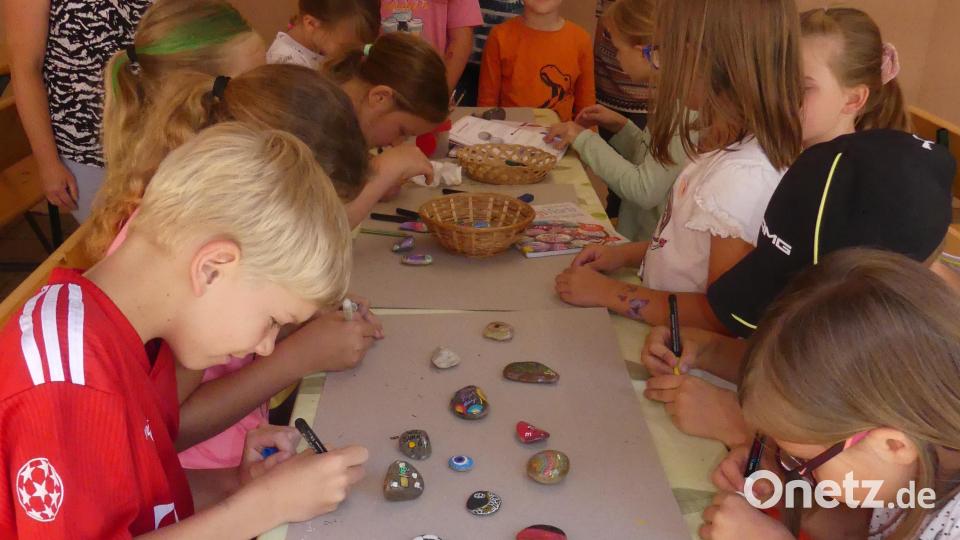 Beim Malnachmittag „Kunst auf Stein“ ließen die Kinder ihren künstlerischen Ideen freien Lauf. Bild: rn