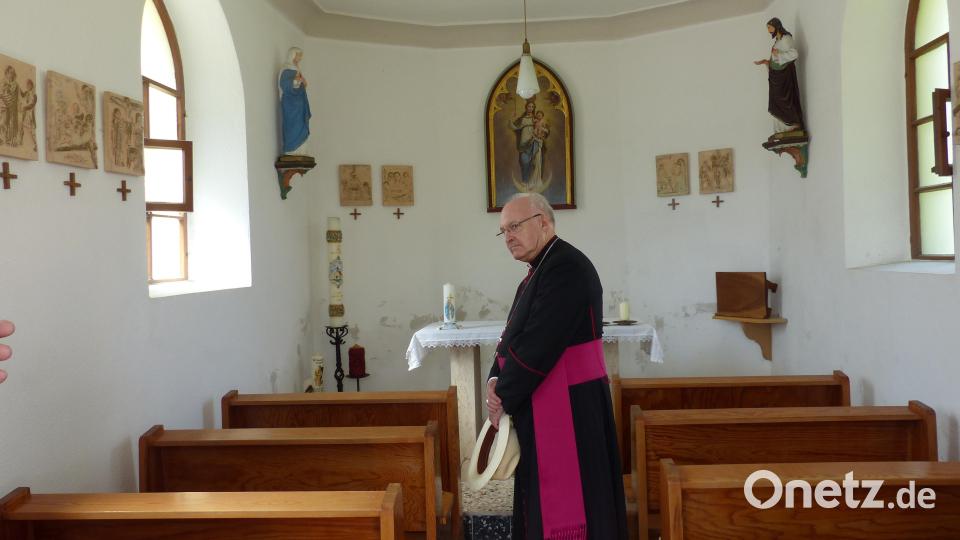 Auch über die St.-Sebastian-Kapelle in Preppach staunt der Bischof. Bild: sl