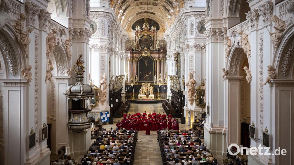 Die Bankreihen waren zum Konzert des Domchores aus Ripon gut gefüllt. Bild: Lennart Preiss/exb