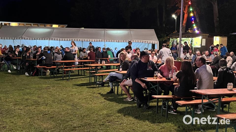 400 Besucher kamen zur Serenade in die Grüne Mitte in Pullenreuth. Bild: exa