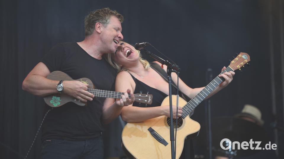 Claudia Koreck mit Ehemann und Mitmusiker Gunnar. Bild: Tobias Schwarzmeier