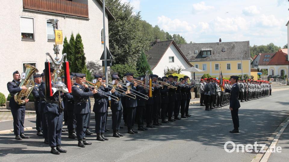 Das Luftwaffenmusikkorps Erfurt begleitet das Gelöbnis. Bild: pi