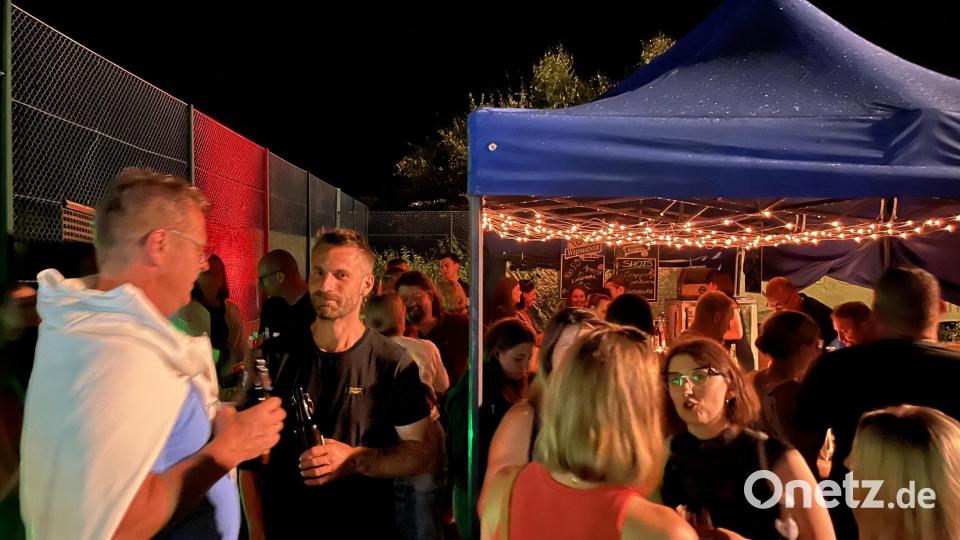 Erstmals bot der Tennisclub Moosbach einen
„Mediterraner Abend“ auf der Tennisanlage in Moosbach an. Super gelaufen ist „Bella Italia“. Bild: Peter Garreiss