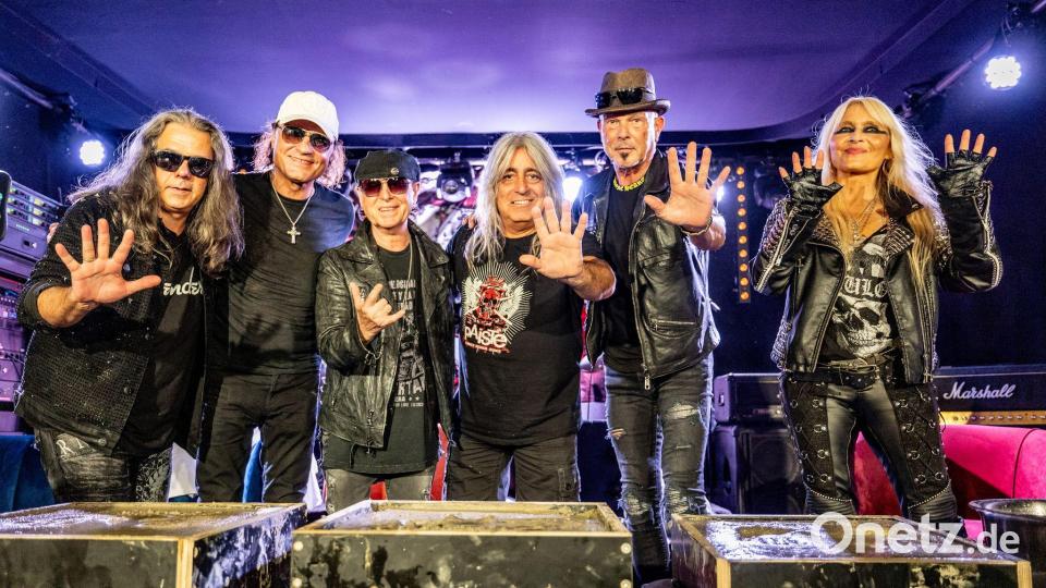 Die Scorpions haben bei ihrem Auftritt in Wacken auch Unterstützung von Doro Pesch bekommen. Bild: Axel Heimken/dpa