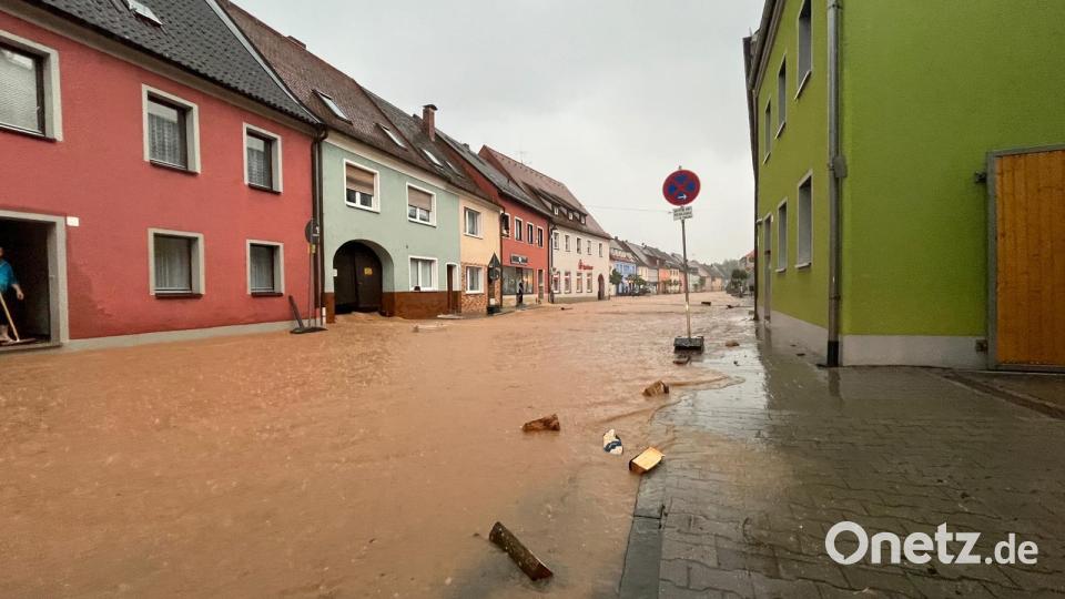 Blick in den Ortskern von Hahnbach gegen 19.30 Uhr. Bild: upl