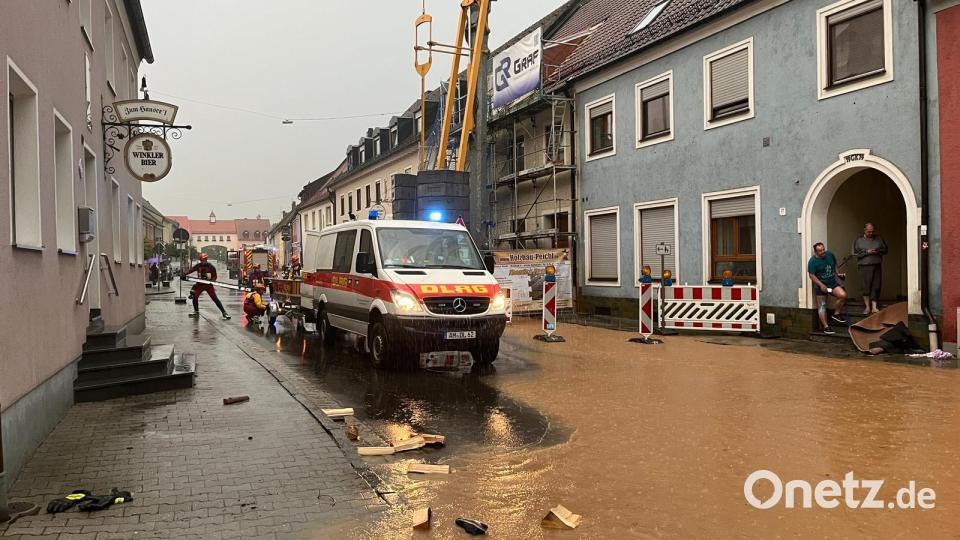 Auch die Deutsche Lebensrettungsgesellschaft schickte Helfer nach Hahnbach. Bild: upl