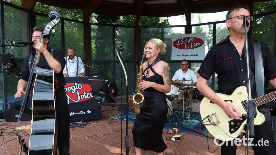 Die "Boogie Notes" aus Nürnberg bei der Sommerserenade im Max-Reger-Park. Bild: Kunz