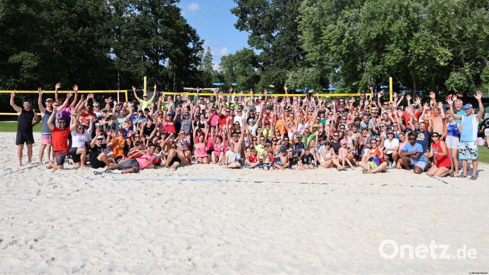 Das obligatorische Abschluss-Foto mit hunderten von Spielern. Bild: Michael Klement