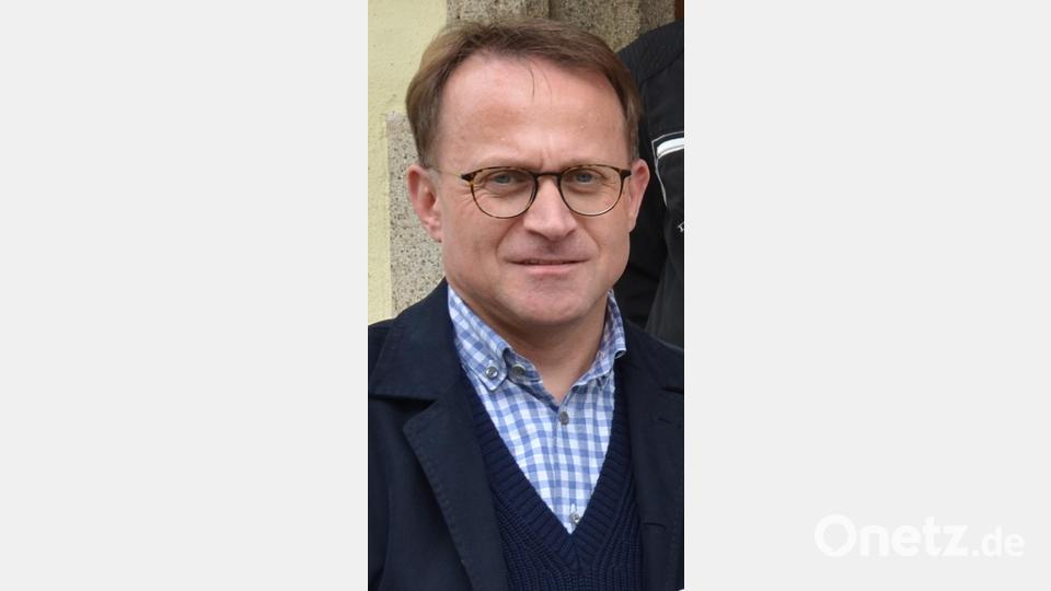 Dekan Alexander Hösl ist für die Umstrukturierungen der Pfarreien des Landkreises Neustadt und der Stadt Weiden verantwortlich. Bild: dob