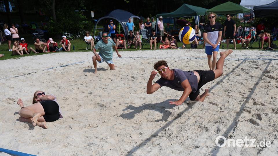 Im Finale des Fun Cup kämpfte Beach please um jeden Punkt. Bild: Michael Klement