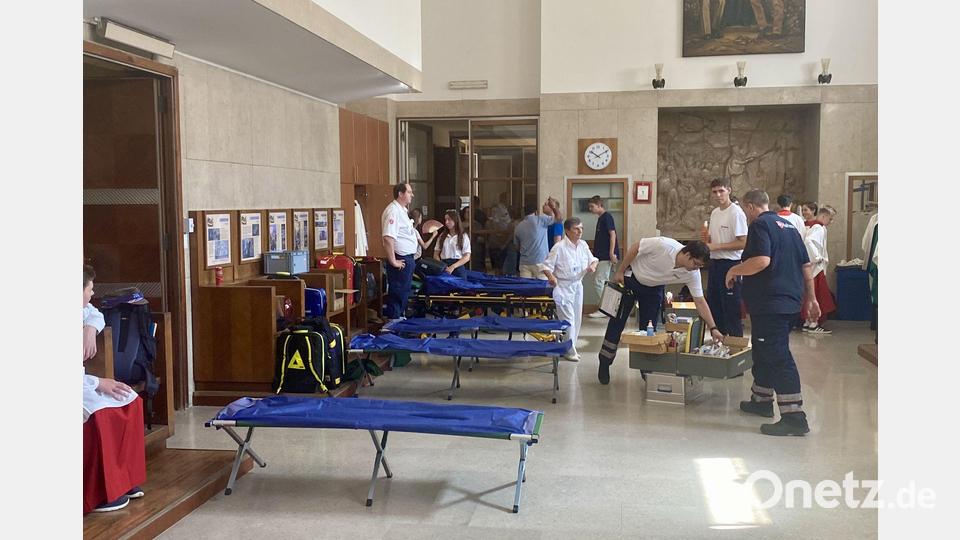 Die Sakristei wurde zu einem Krankenlager umfunktioniert. Wegen der Hitze. Bild: upl
