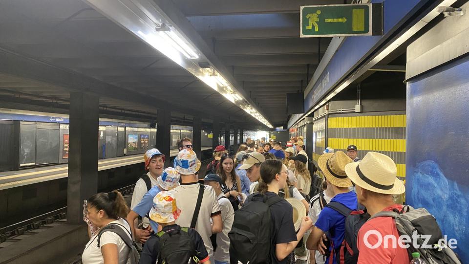 In der Metro waren die Bahnsteige tagelang voll von Ministranten - gut zu erkennen an den Pilgerhüten. Bild: upl