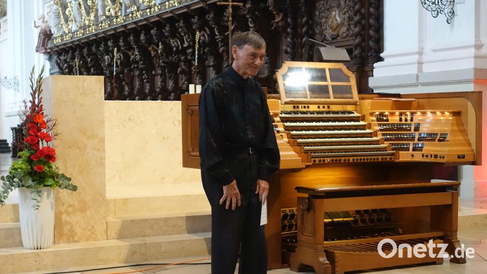 Professor Günther Kaunzinger gab am Sonntag ein Orgelkonzert in der Basilika. Bild: Pfarrei Waldsassen/exb