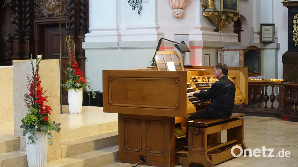 Professor Günther Kaunzinger gab am Sonntag ein Orgelkonzert in der Basilika. Bild: Pfarrei Waldsassen/exb