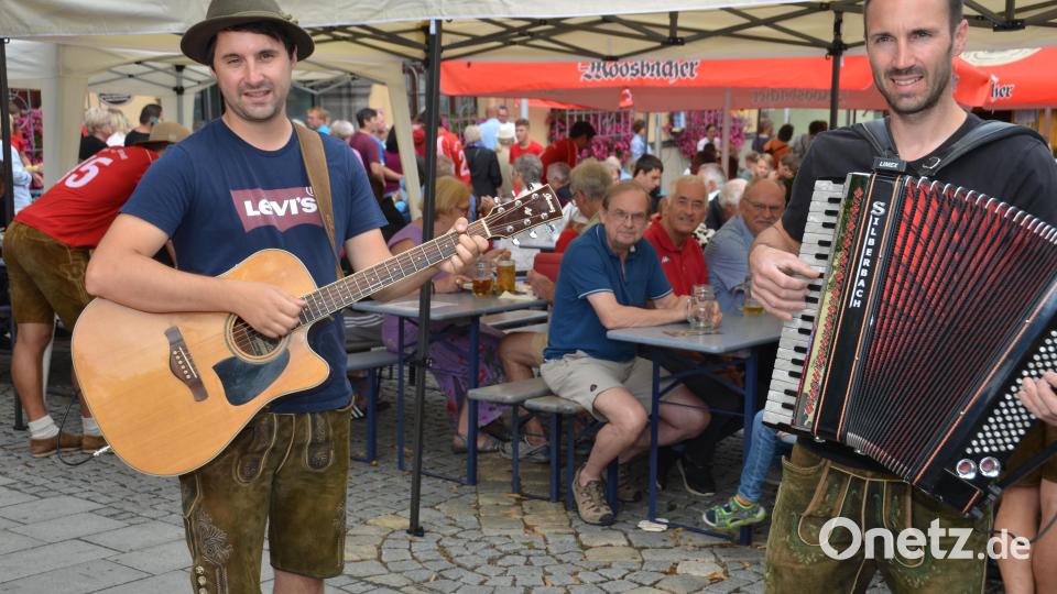 Am Sonntag ab 11.30 Uhr bis etwa 16 Uhr gestalten die „d’Hohlweglauerer“ Mittagessen und den Nachmittagskaffee musikalisch. Archivbild: dob