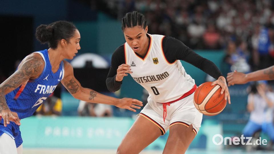 Die deutschen Basketballerinnen um Satou Sabally (r.) haben den Einzug ins Halbfinale klar verpasst. Bild: Marcus Brandt/dpa