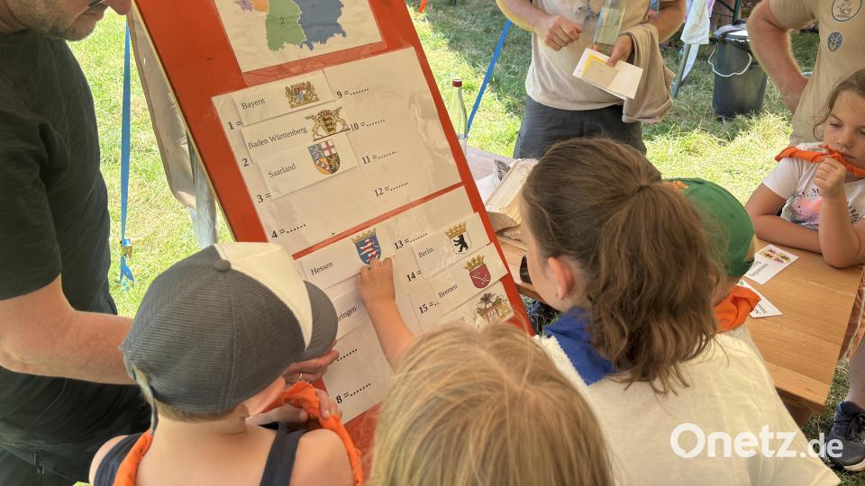 Pfadfinder haben gutes Allgemeinwissen: Das bewiesen die Kinder beim Städte- und Länderquiz. Bild: ge