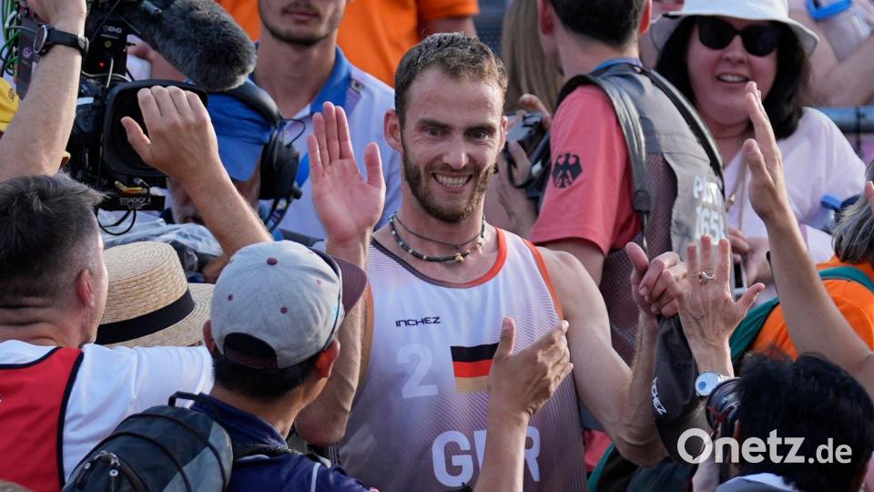 Nach dem Spiel jubelten die Deutschen auf der Tribüne. Bild: Robert F. Bukaty/AP