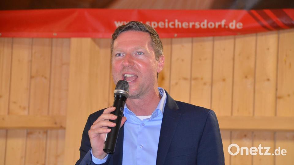 Auch Landrat Florian Wiedemann sprach Grußworte. Bild: ak