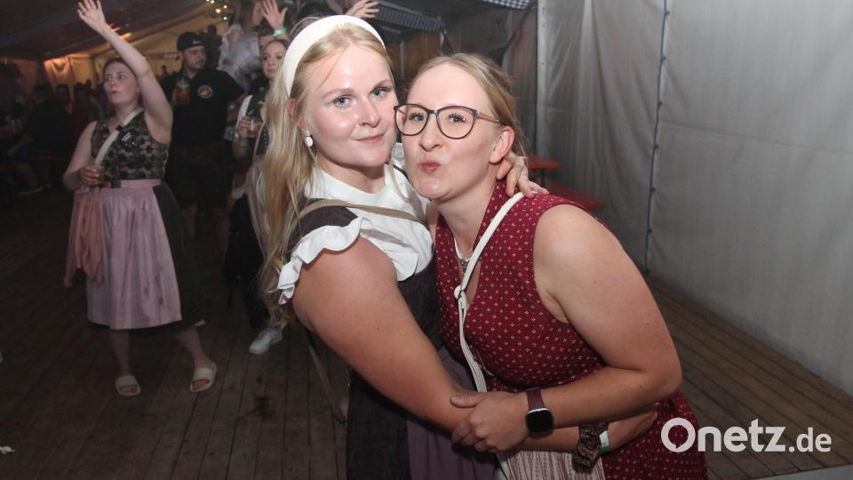 Auch den zwei jungen Damen gefällt&#039;s. Bild: pi