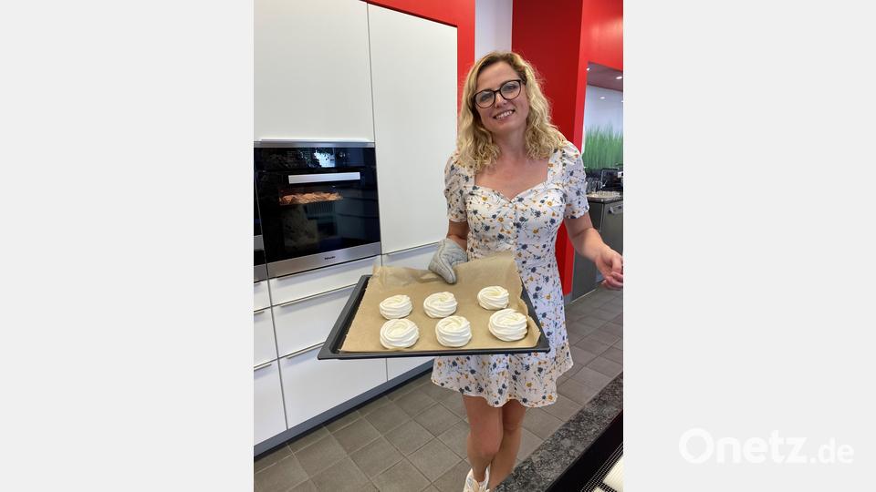 Italienische Pavlova – gebacken in der VHS-Küche. Bild: Johanna Senft