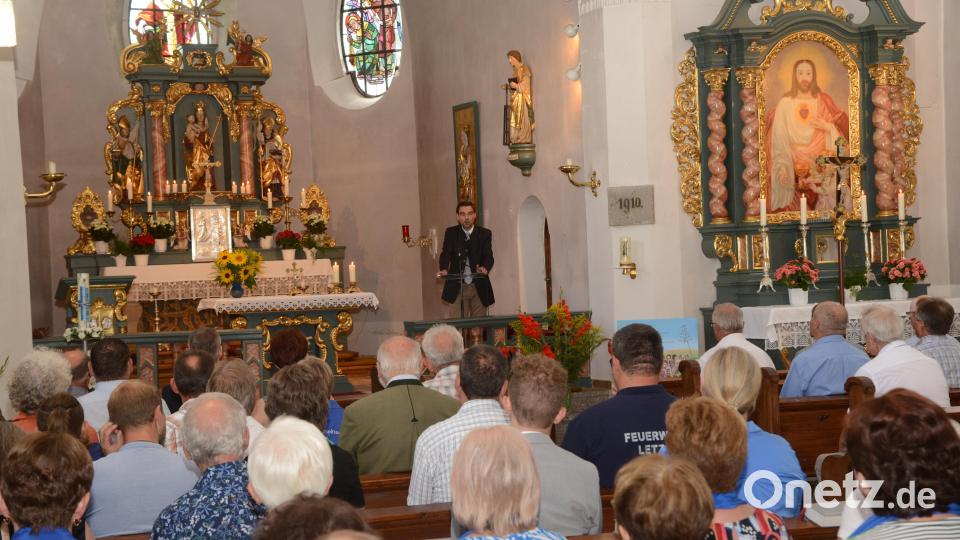 wie vor, Bllick über die Besucher der Andacht, Redner MdL Stephan Oetzinger Bild: bey