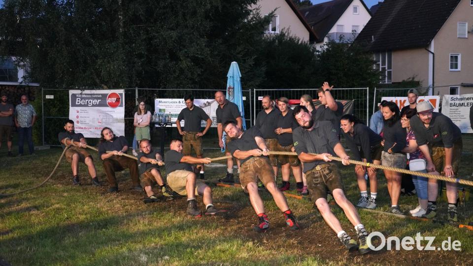 Die Waidhauser Seilzieher erkämpfen sich den Sieg. Bild: fvo