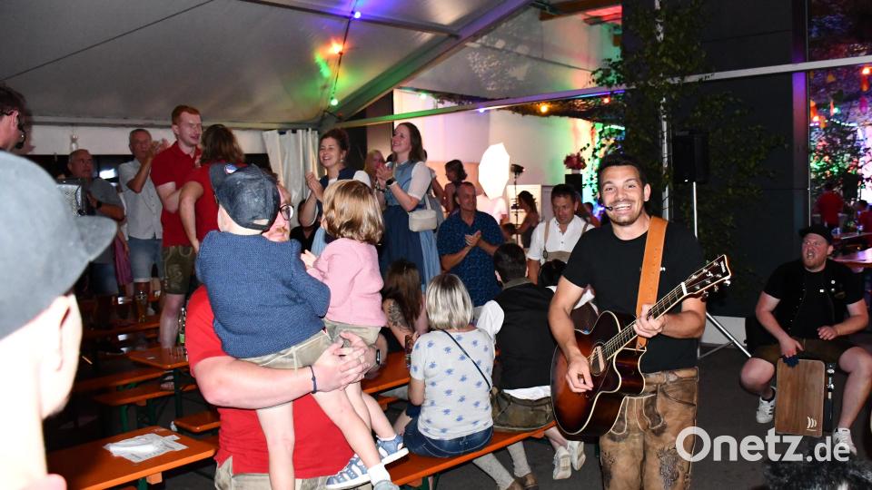 Die Bockadn machen Stimmung und diese nimmt Fahrt auf. Bild: Gisela Härtl/exb