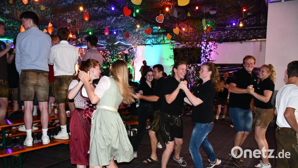 Am Abend geht es bei der Irchenriether Kirwa rund. Bild: Gisela Härtl/exb