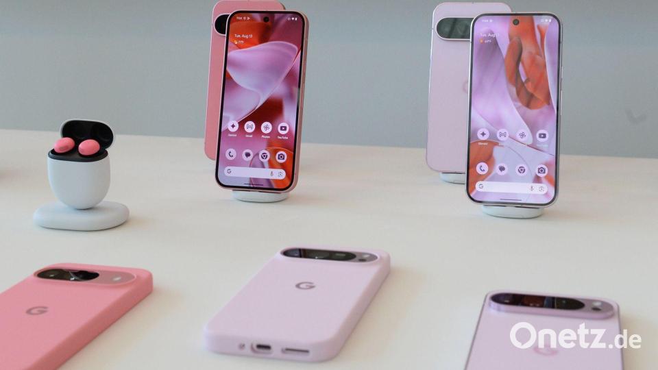 Neben den Smartphones in verschiedenen Größen stellte Google ein neues Modell seiner Ohrhörer Pixel Buds vor. Bild: Andrej Sokolow/dpa