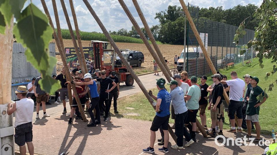 Kirwa Upo: Baumaufstellen – gemeinsam geht’s leichter Bild: Kathja Stiegler/exb