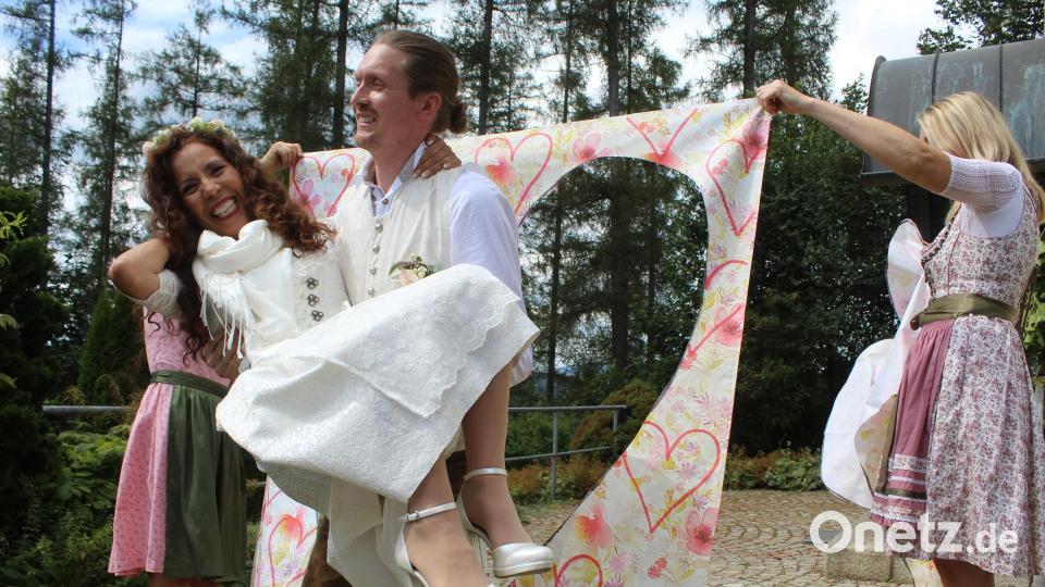 Michael Wölker trug seine Verónica durch ein geschnittenes Herz. Bild: soj