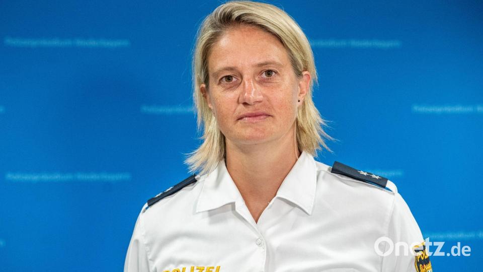 Vier Männer sind am Samstagabend im niederbayerischen Straubing aus einer geschlossenen Klinik entflohen. Laut Polizei laufen umfangreiche Fahndungsmaßnahmen. Bild: Armin Weigel/dpa