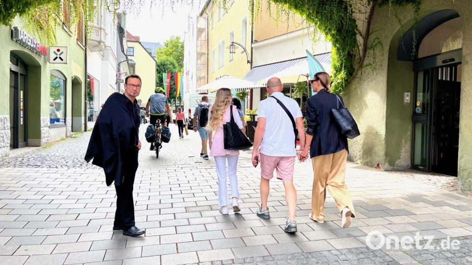Weiden auf dem Weg zur barrierefreien Innenstadt: Nach den neu verlegten Flächen am Oberen Tor gehen die Arbeiten bald am Schlörplatz weiter. Bild: Gabi Schönberger
