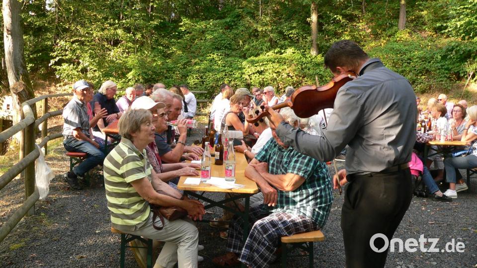 Brano erfüllt beim Bierkellerkonzert auch musikalische Sonderwünsche. Bild: mh
