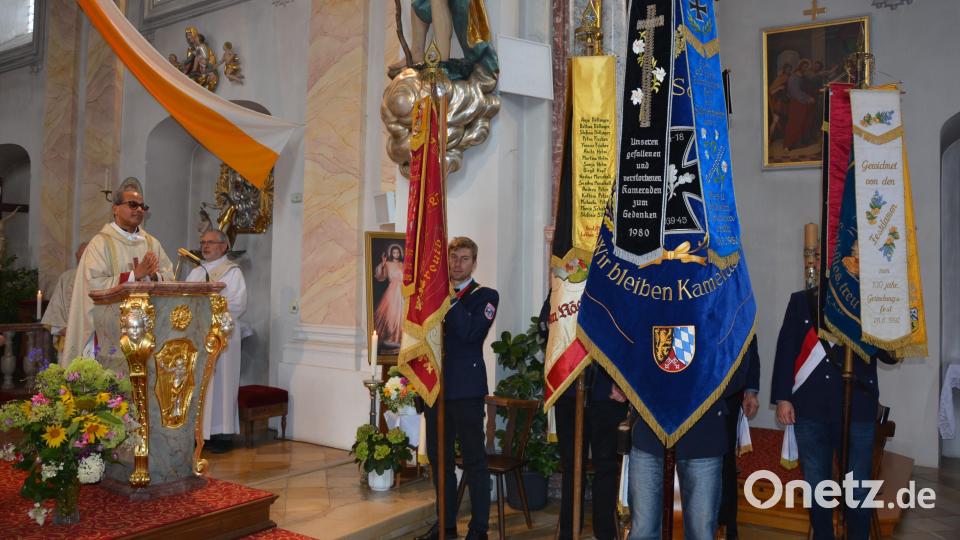 Festlicher Abschiedsgottesdienst für Pfarrer George Parankimalil. Bild: jr