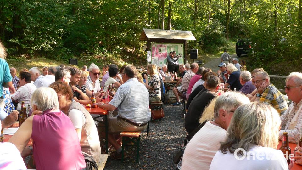 Viele Gäste sind wieder auf den Koppelberg zum Bierkellerkonzert gekommen. Bild: mh