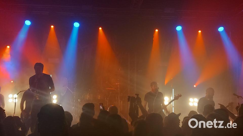 Die Emil Bulls sind im Salute Weiden in voller Aktion. Bild: Lea Melchner