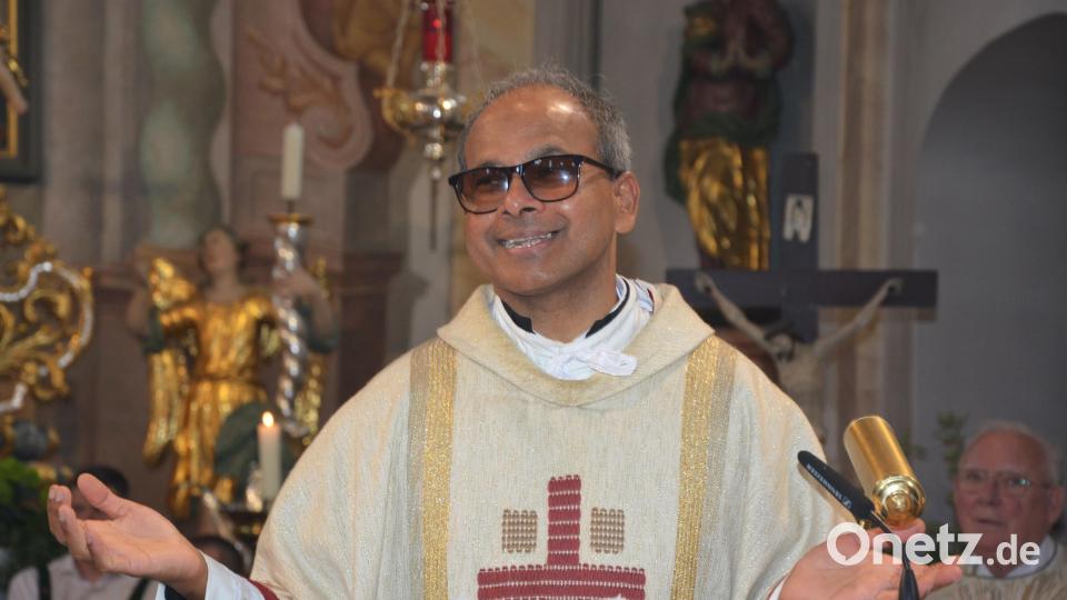 Nach 13 Jahren Wirken in Bad Neualbenreuth nahm am Sonntag Pfarrer George Parankimalil Abschied. Bild: jr