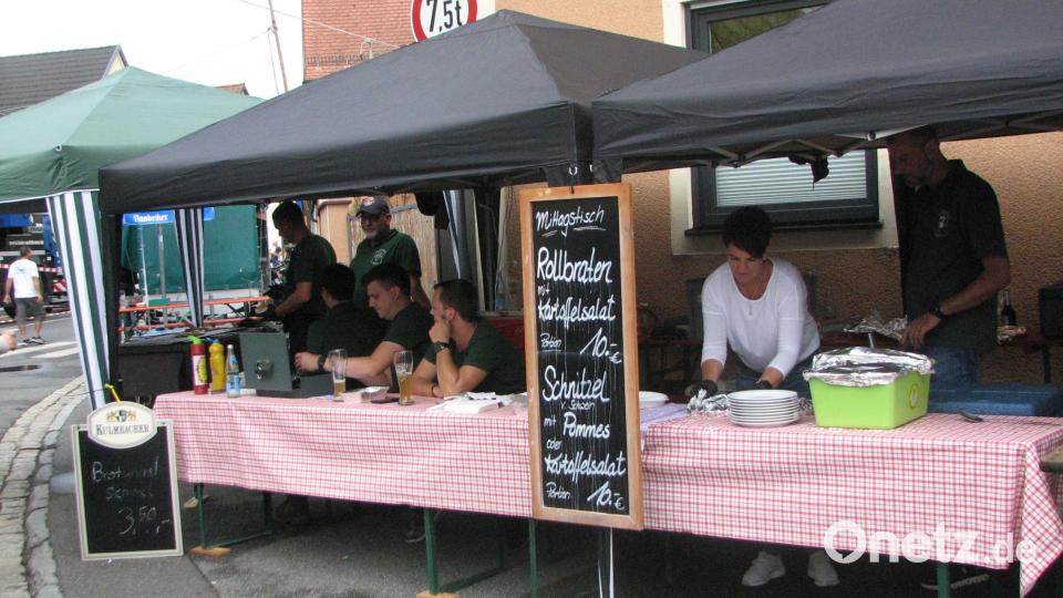 Dankbar angenommen wurde das Essensangebot in Porzellantellern mit gewohntem Besteck. Bild: knh