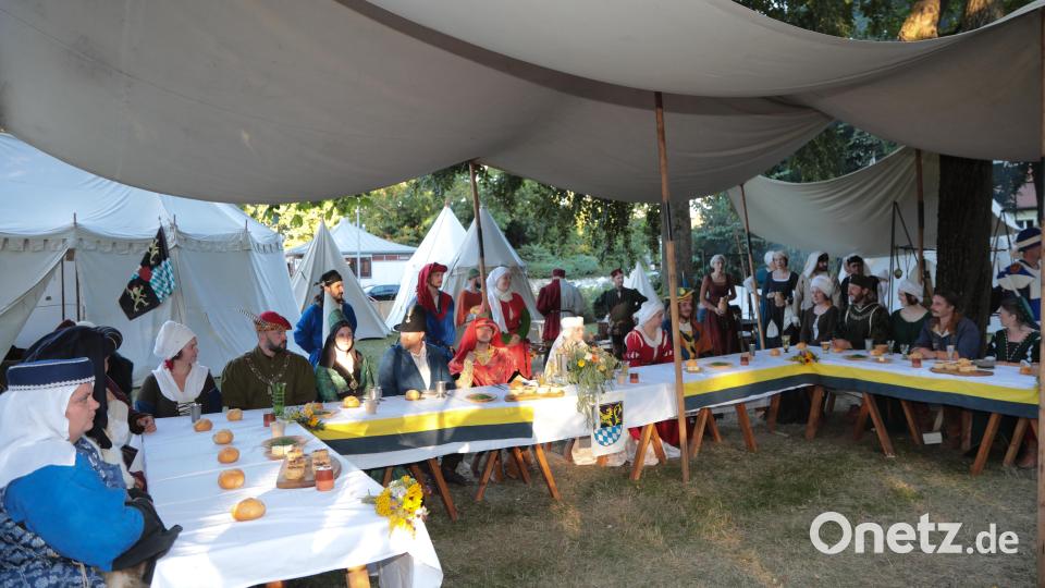 Amberger Brunnenfest. Die Hochzeitstafel. Bild: Wolfgang Steinbacher